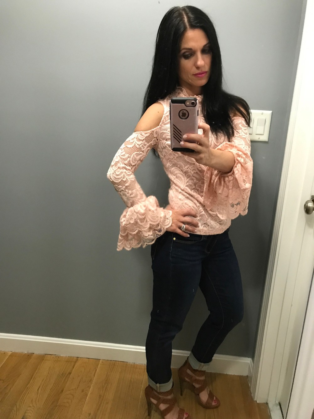 5A69C6B1-7FBF-440A-B1F6-E8F46976F5DC