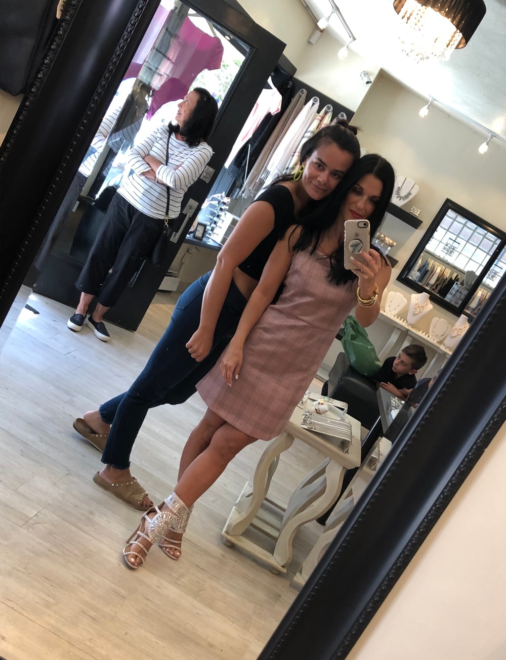 1B2E2806-9ACB-4FE7-B86A-24C3963DBD8E